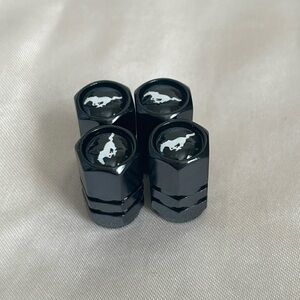 Tire‎ Cover Set with Mustang Logo
